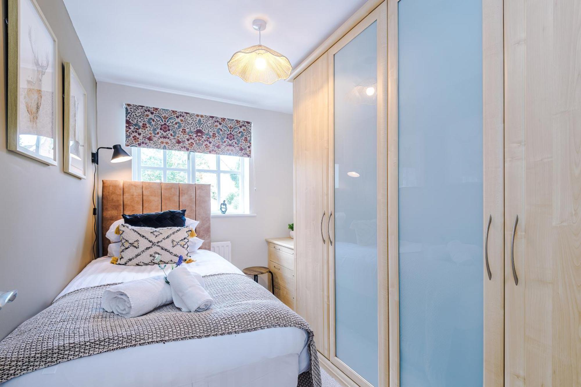 New! Stunning 3-Bed Home In Chester By 53 Degrees Property, Ideal For Groups, Free Parking! Ngoại thất bức ảnh