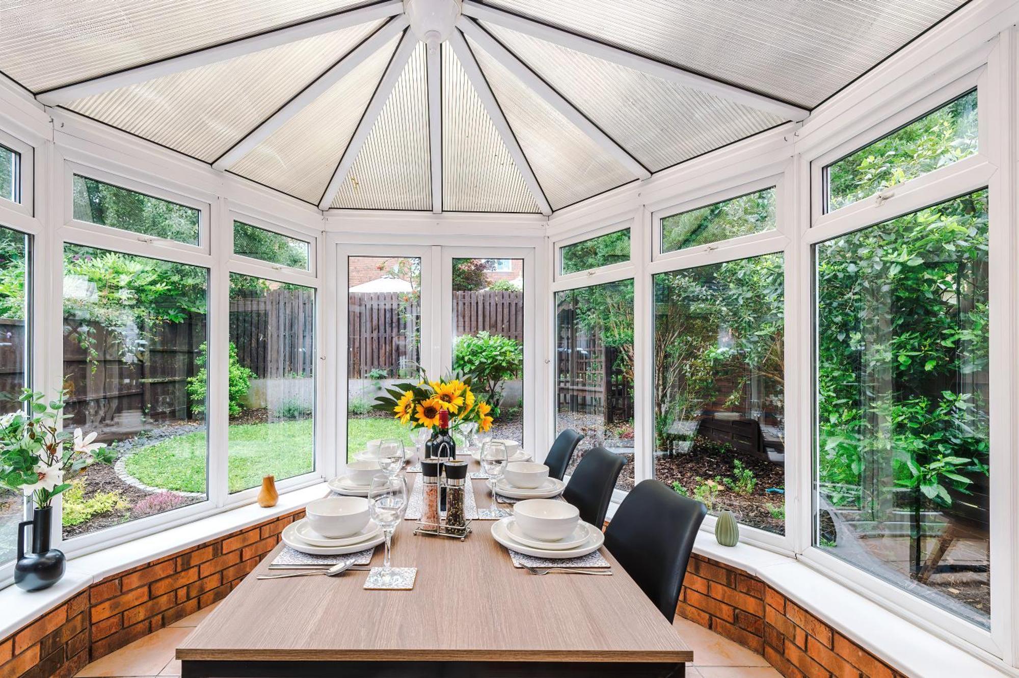 New! Stunning 3-Bed Home In Chester By 53 Degrees Property, Ideal For Groups, Free Parking! Ngoại thất bức ảnh