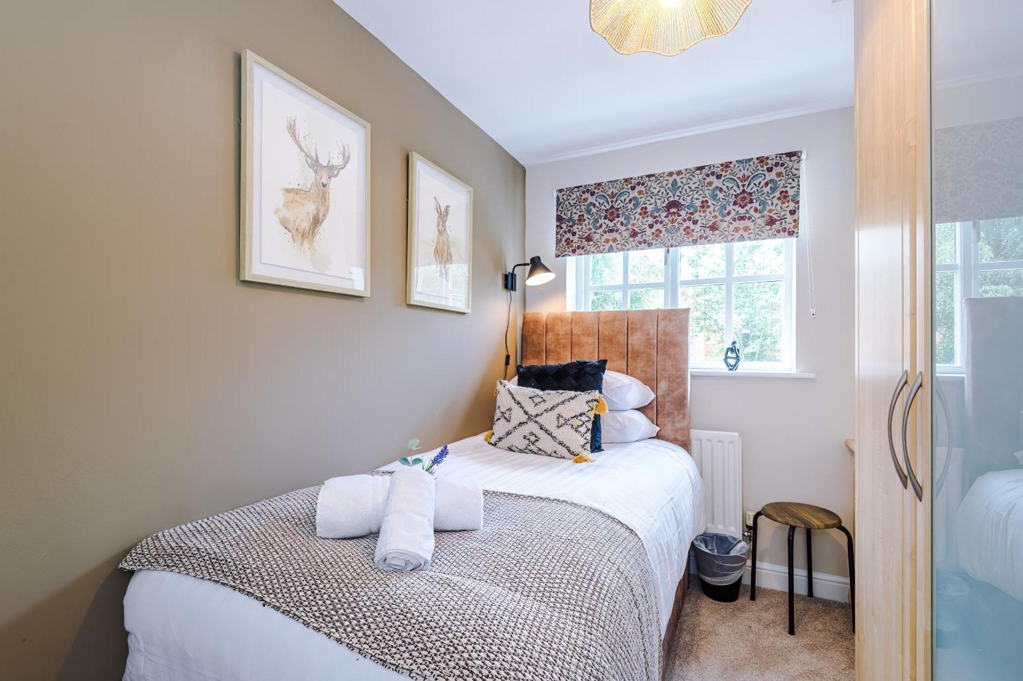 New! Stunning 3-Bed Home In Chester By 53 Degrees Property, Ideal For Groups, Free Parking! Ngoại thất bức ảnh
