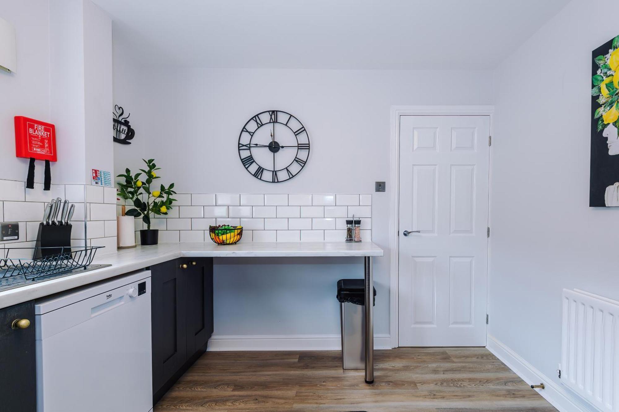 New! Stunning 3-Bed Home In Chester By 53 Degrees Property, Ideal For Groups, Free Parking! Ngoại thất bức ảnh