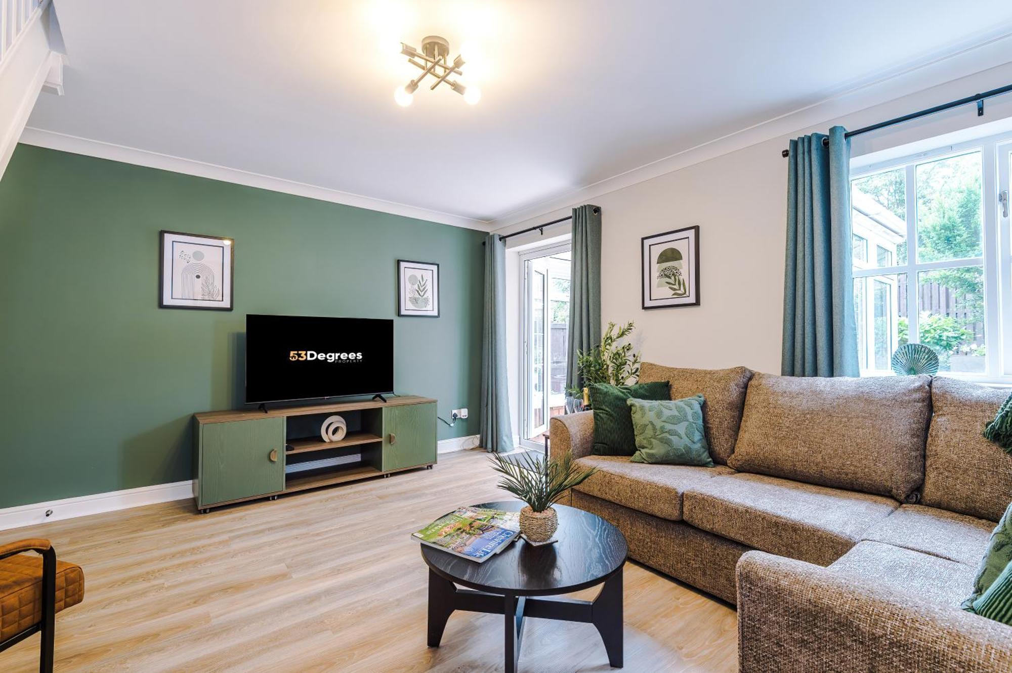 New! Stunning 3-Bed Home In Chester By 53 Degrees Property, Ideal For Groups, Free Parking! Ngoại thất bức ảnh