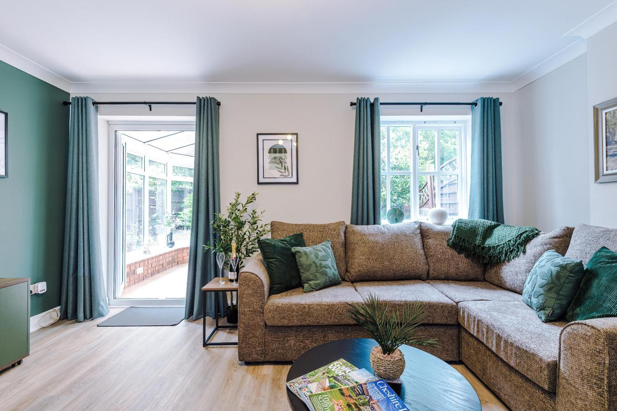 New! Stunning 3-Bed Home In Chester By 53 Degrees Property, Ideal For Groups, Free Parking! Ngoại thất bức ảnh